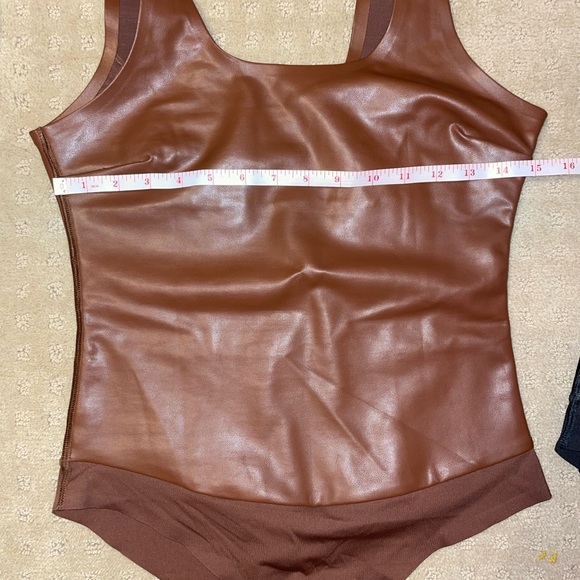 Pinsy vegan leather shapewear bodysuit - Picture 3 of 6